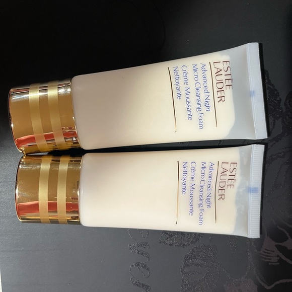 Estee Lauder (Advanced Night Micro Cleansing Foam) - Picture 2 of 3